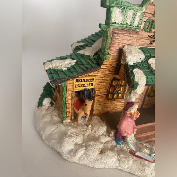 Santa's Town at the North Pole Christmas Village Post Office Air Mail 1995 EUC - Picture 11 of 16